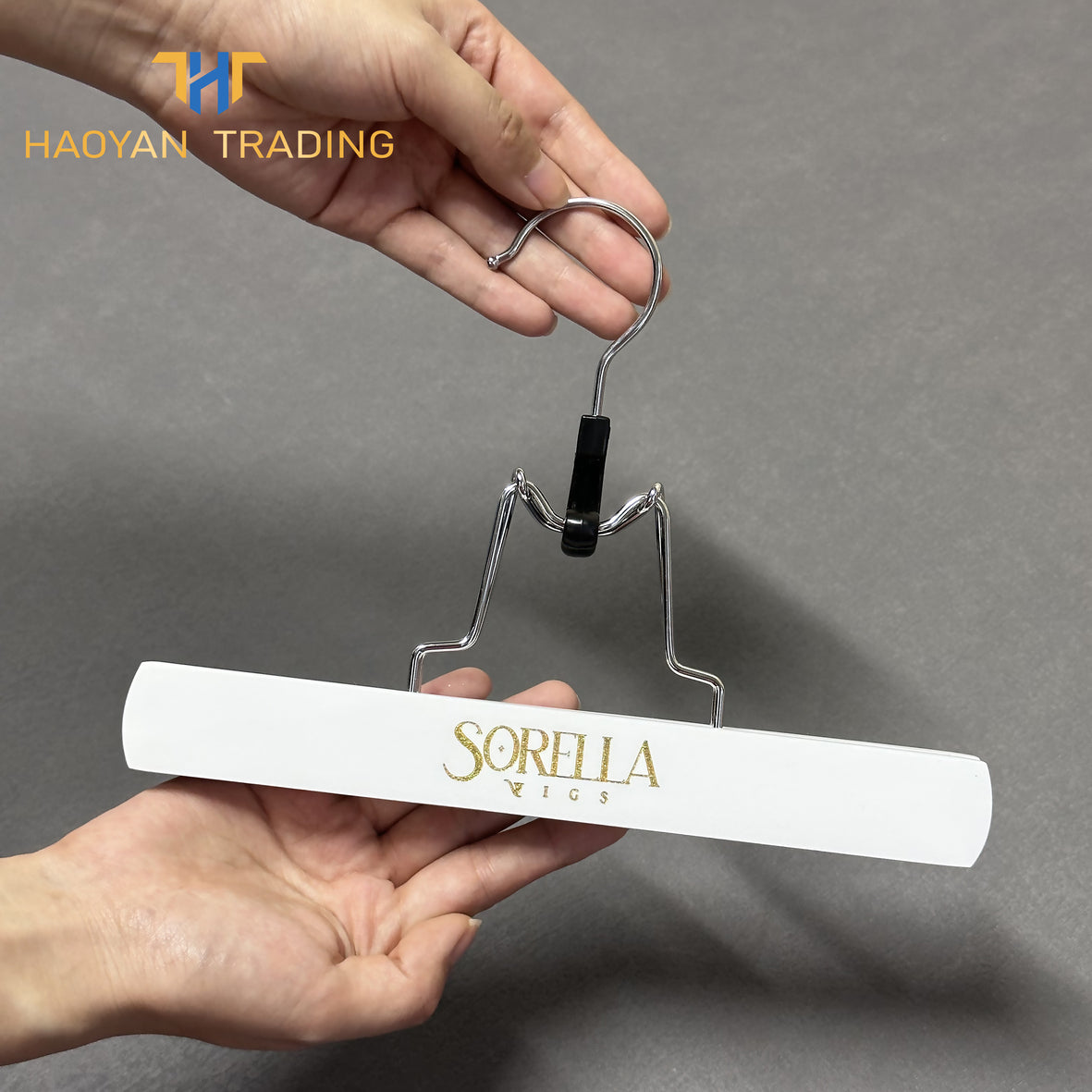 Sing Side Glittle logo Hair Hanger