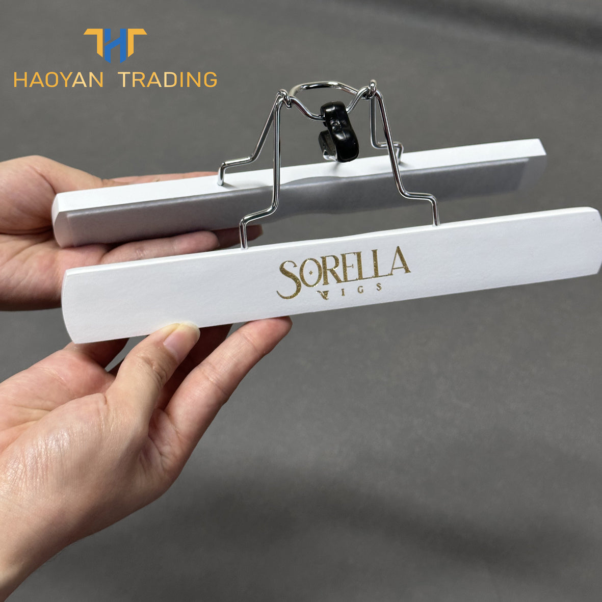 Sing Side Glittle logo Hair Hanger